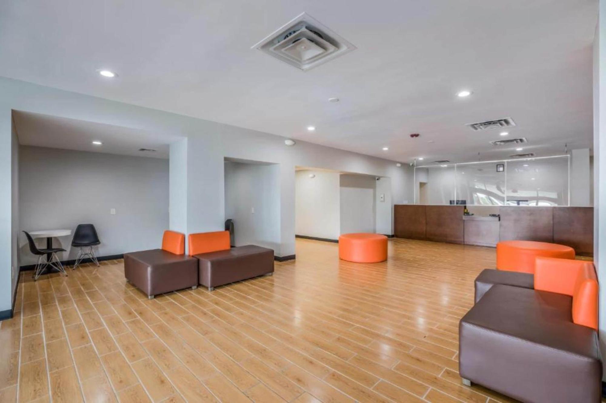 Oyo Hotel Orlando Airport Екстер'єр фото