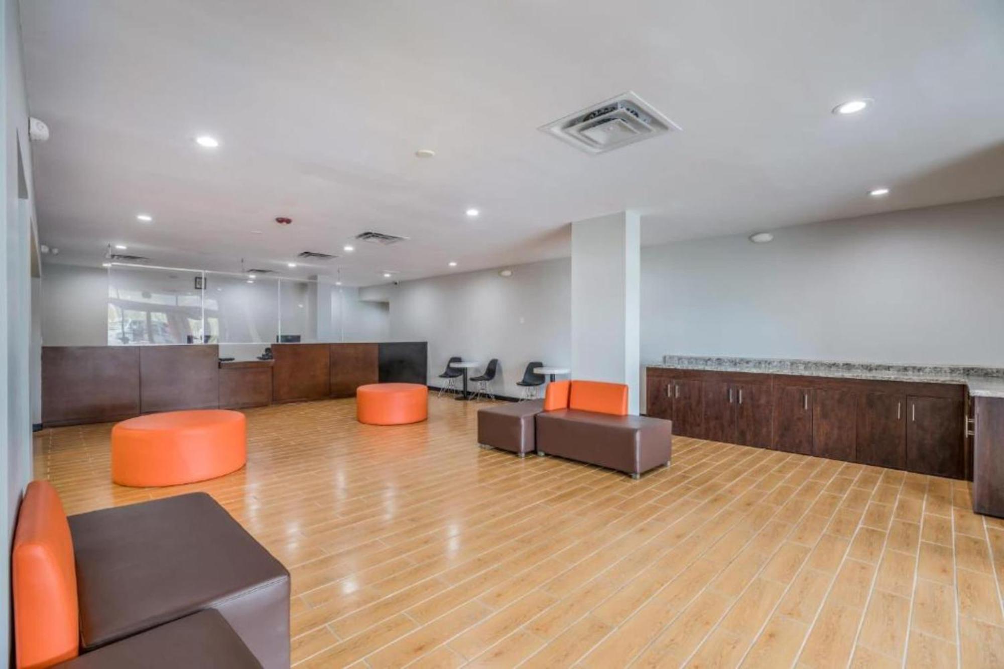 Oyo Hotel Orlando Airport Екстер'єр фото